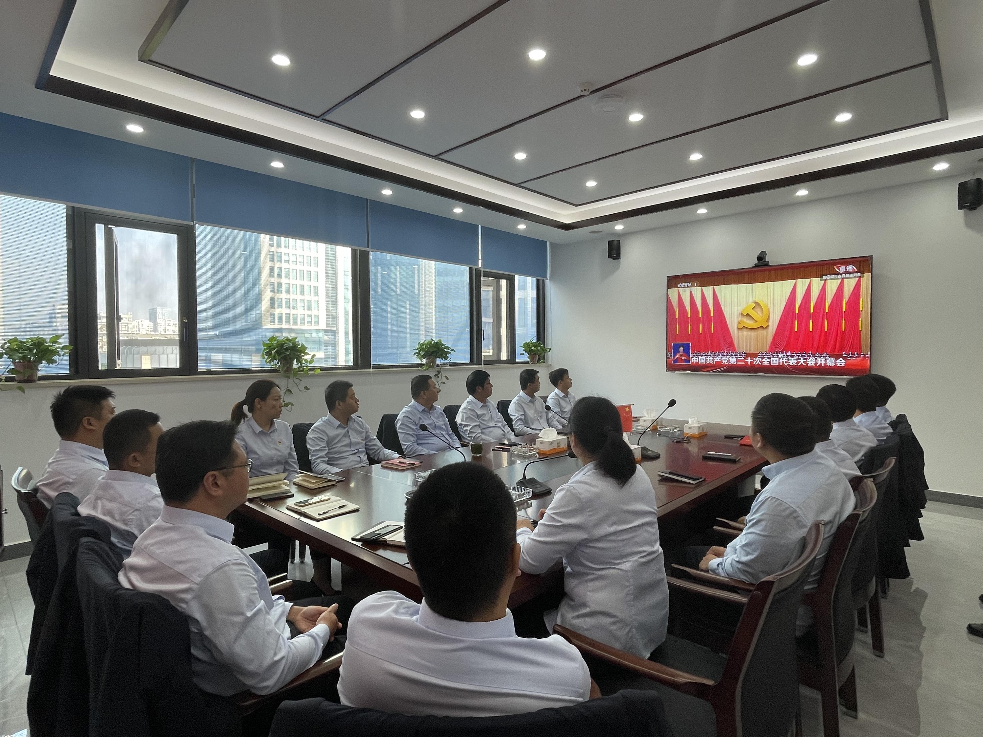 图1-3、第二分公司收看二十大开幕会.jpg