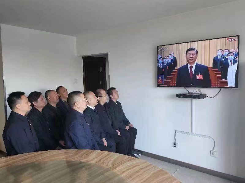 图1-5、北京分公司收看二十大开幕会.jpg